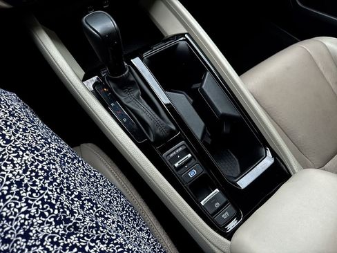 Used 2023 Honda Accord EX-L image 19