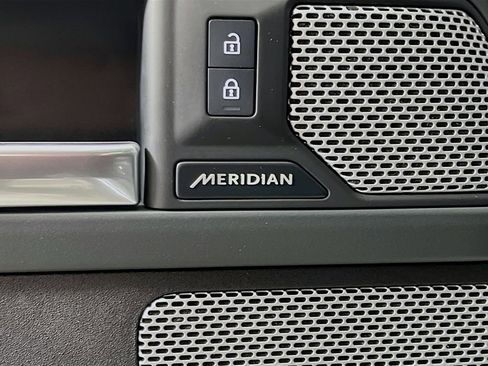 Used 2024 Land Rover Defender 130 X-Dynamic SE AWD/4WD image 19