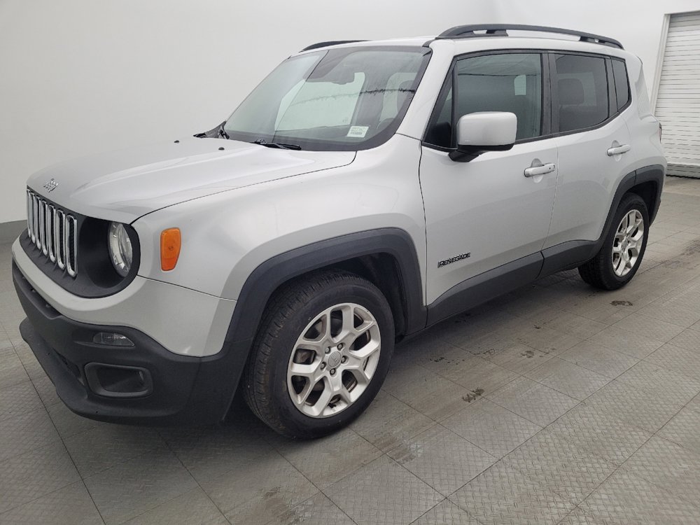 Used 2016 Jeep Renegade Latitude w/ Popular Equipment Group FWD image 2
