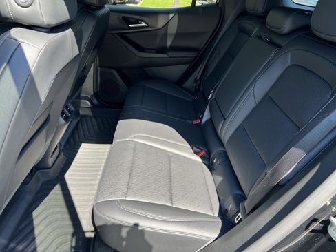 Used 2025 Chevrolet Equinox LT w/ Convenience Package II FWD image 21