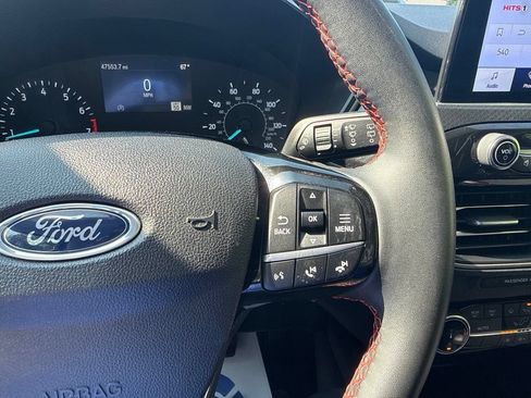 Used 2022 Ford Escape SEL w/ SEL Stealth AWD Package image 17