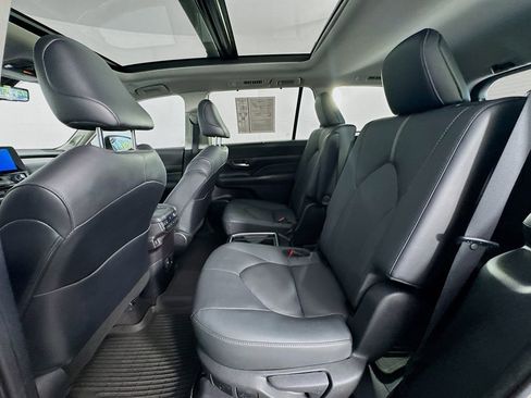 Used 2024 Toyota Grand Highlander Platinum image 27