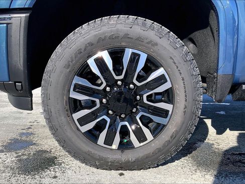 New 2026 GMC Sierra 2500 Denali Ultimate image 10