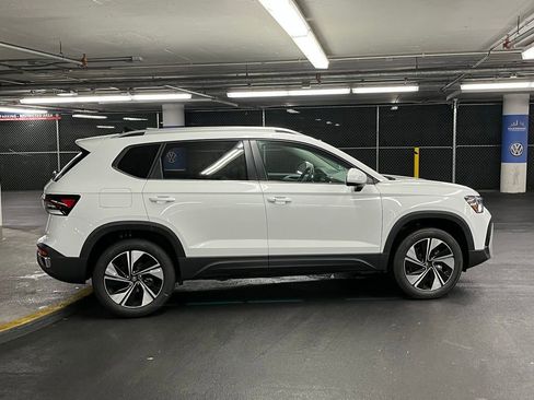 New 2025 Volkswagen Taos SE image 37