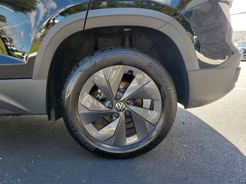 Certified 2025 Volkswagen Taos S image 9