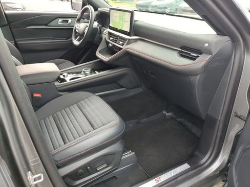 Used 2025 Ford Explorer ST-Line AWD/4WD image 36