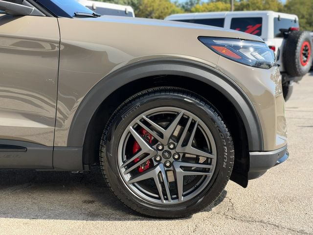 Used 2026 Ford Explorer ST w/ Sun And Sound Package AWD/4WD image 9