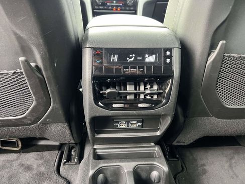 Used 2025 Jeep Grand Cherokee L Laredo image 20