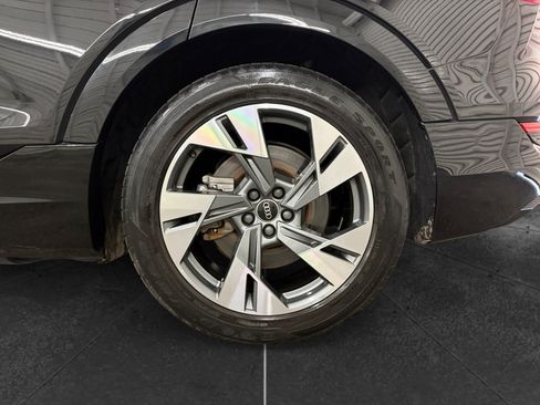 Used 2021 Audi e-tron Premium w/ Convenience Plus Package AWD/4WD image 35