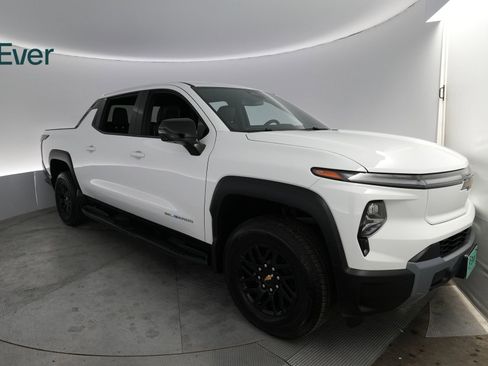 Used 2025 Chevrolet Silverado EV LT AWD/4WD image 2
