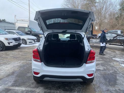 Used 2019 Chevrolet Trax LT w/ LT Convenience Package image 24