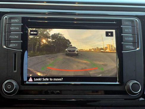 Used 2017 Volkswagen Beetle 1.8T SE image 15