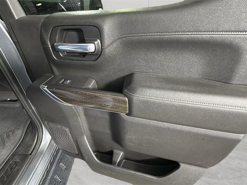 Used 2021 Chevrolet Silverado 1500 LT Trail Boss w/ Convenience Package II image 32