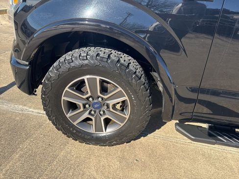 Used 2017 Ford F150 XLT w/ Equipment Group 302A Luxury image 10