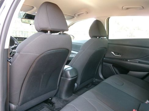Used 2023 Hyundai Elantra SE FWD image 26