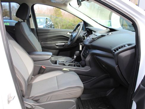 Used 2017 Ford Escape SE image 11