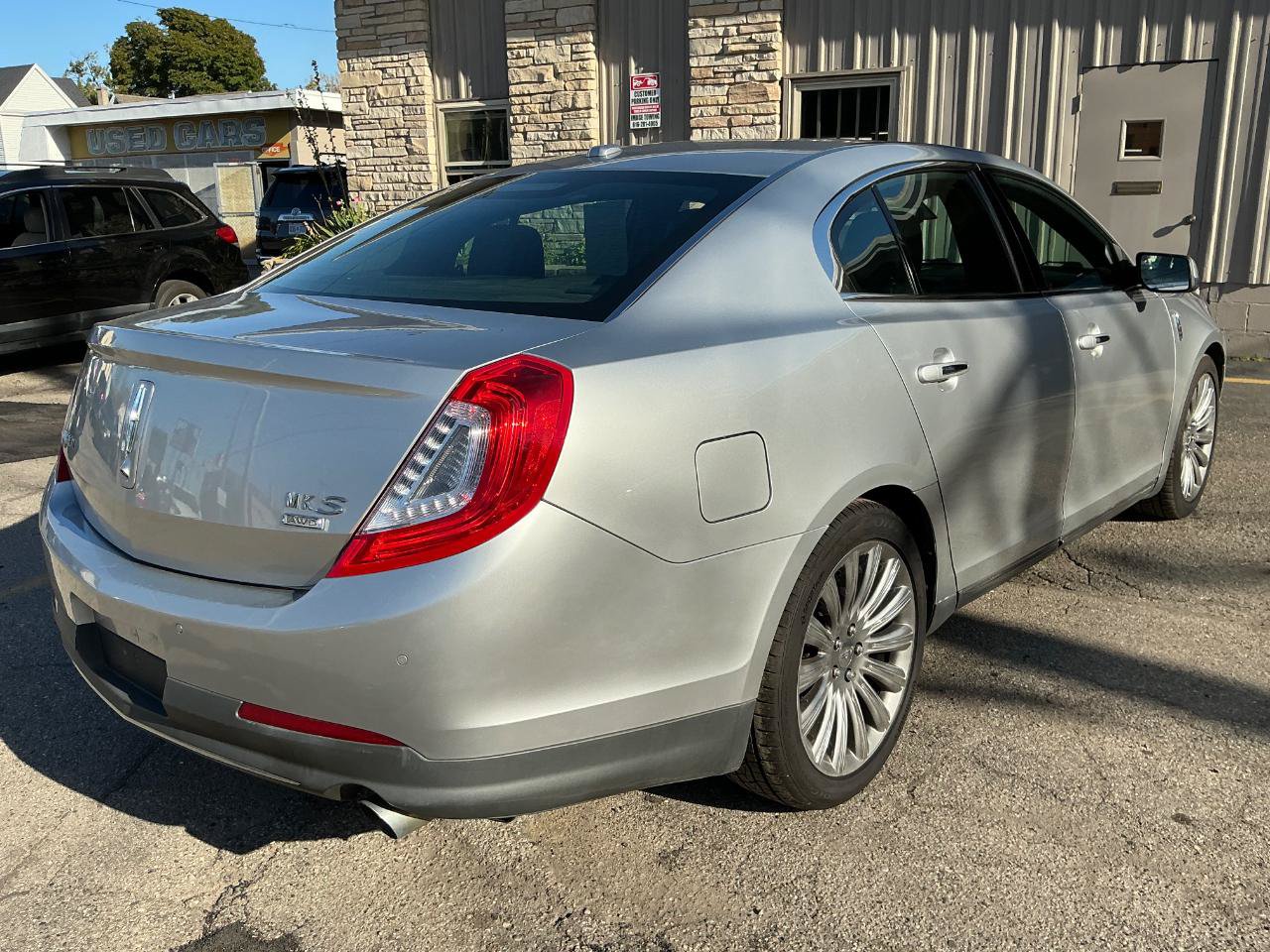Used 2013 Lincoln MKS AWD image 4
