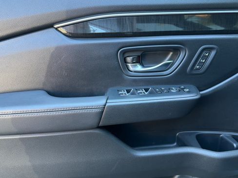 Used 2025 Honda Pilot Elite image 14