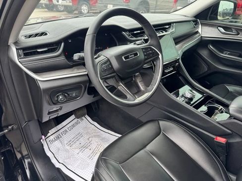 Used 2023 Jeep Grand Cherokee Limited AWD/4WD image 13