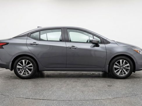 Used 2025 Nissan Versa SV image 11