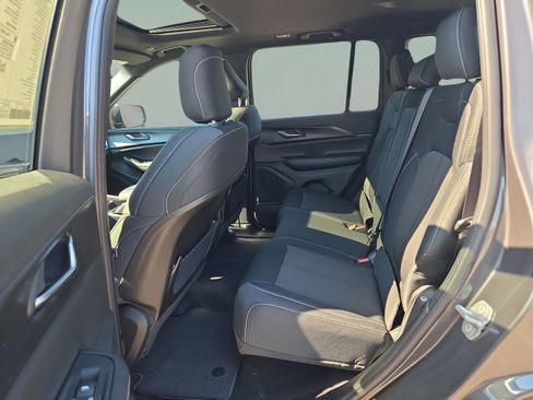 New 2025 Jeep Grand Cherokee Laredo image 20