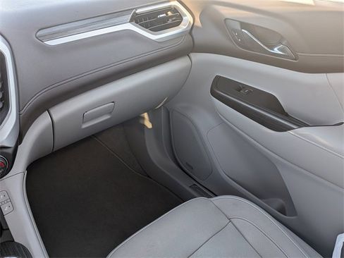 Used 2019 GMC Acadia SLT image 17