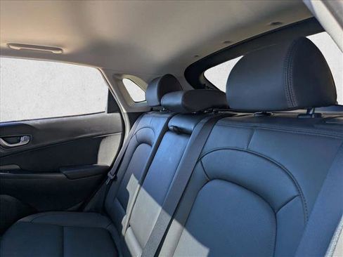 Used 2022 Hyundai Kona Limited image 18