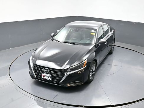 Used 2024 Nissan Altima 2.5 SV image 42
