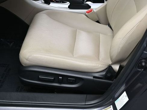 Used 2017 Honda Accord Touring image 11