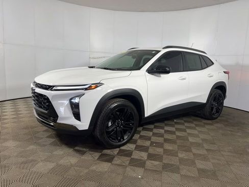 Used 2025 Chevrolet Trax ACTIV w/ Driver Confidence Package image 1