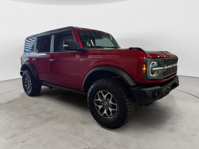 Certified 2025 Ford Bronco Badlands AWD/4WD image 3