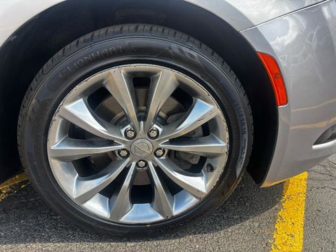 Used 2015 Chrysler 200 S AWD/4WD image 10