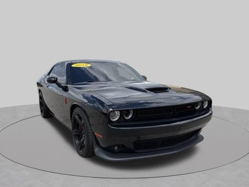 Used 2018 Dodge Challenger SRT w/ Technology Group RWD image 10