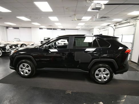 Certified 2025 Toyota RAV4 LE AWD/4WD image 4