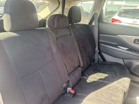 Used 2018 Nissan Murano SV image 9