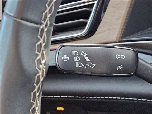 Used 2024 Volkswagen Atlas SE FWD image 22