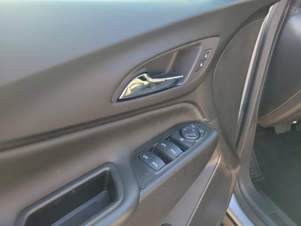 Used 2024 Chevrolet Equinox LT FWD image 24
