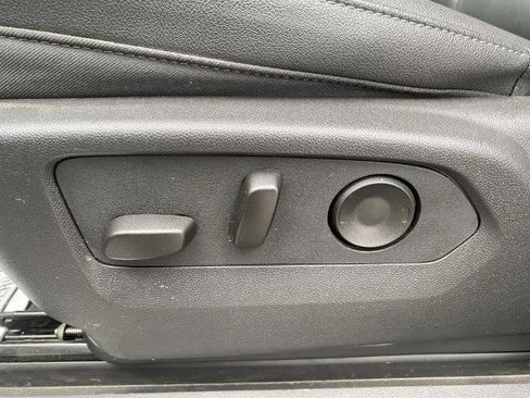 Used 2025 Chevrolet Silverado 2500 LTZ w/ LTZ Premium Package image 16