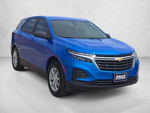 Used 2024 Chevrolet Equinox LS w/ Driver Confidence II Package FWD image 3