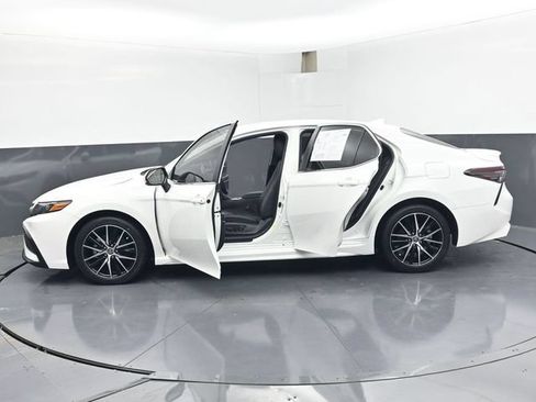 Used 2024 Toyota Camry SE FWD image 49
