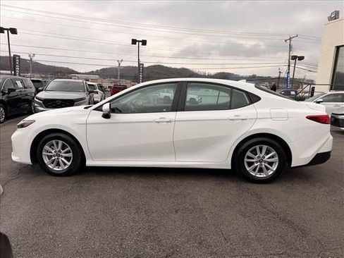 Used 2026 Toyota Camry LE FWD image 7
