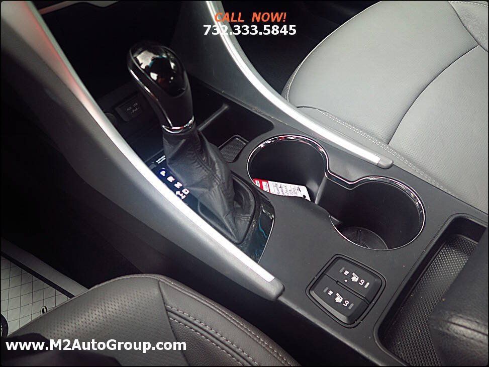 Used 2011 Hyundai Sonata Limited FWD image 11