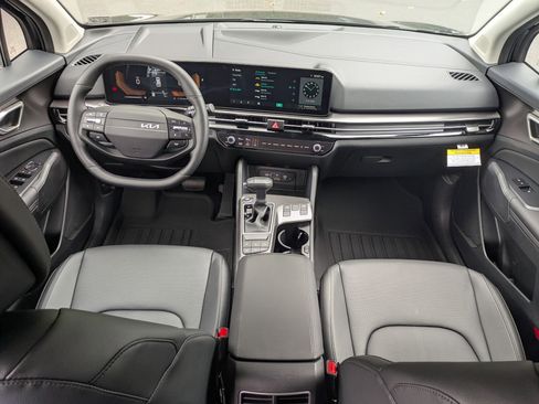 New 2026 Kia Sportage EX w/ EX Panorama Roof Package image 10