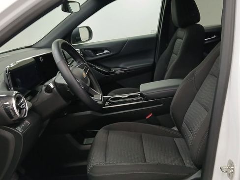 Used 2025 Chevrolet Equinox LT image 8