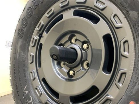 Certified 2025 Ford Bronco Outer Banks w/ Sasquatch Package image 18