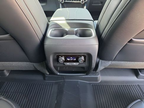 New 2026 Chevrolet Traverse LT w/ Midnight/Sport Edition image 11