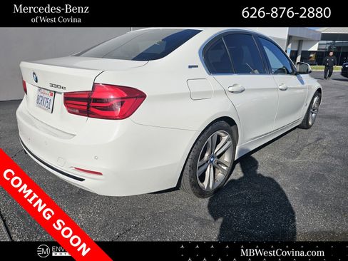 Used 2018 BMW 330e image 1