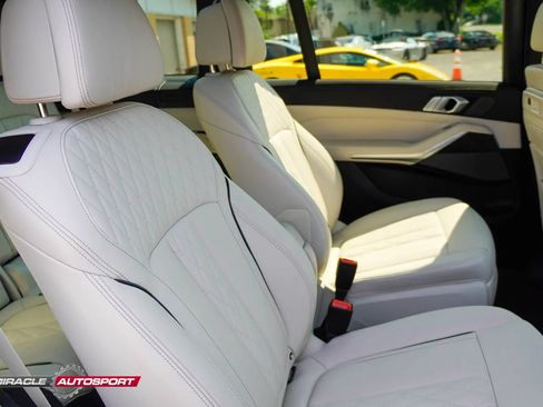 Used 2022 BMW X7 M50i AWD/4WD image 38