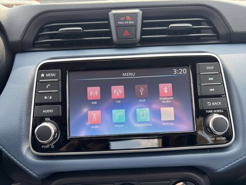 Used 2025 Nissan Versa SV FWD image 20