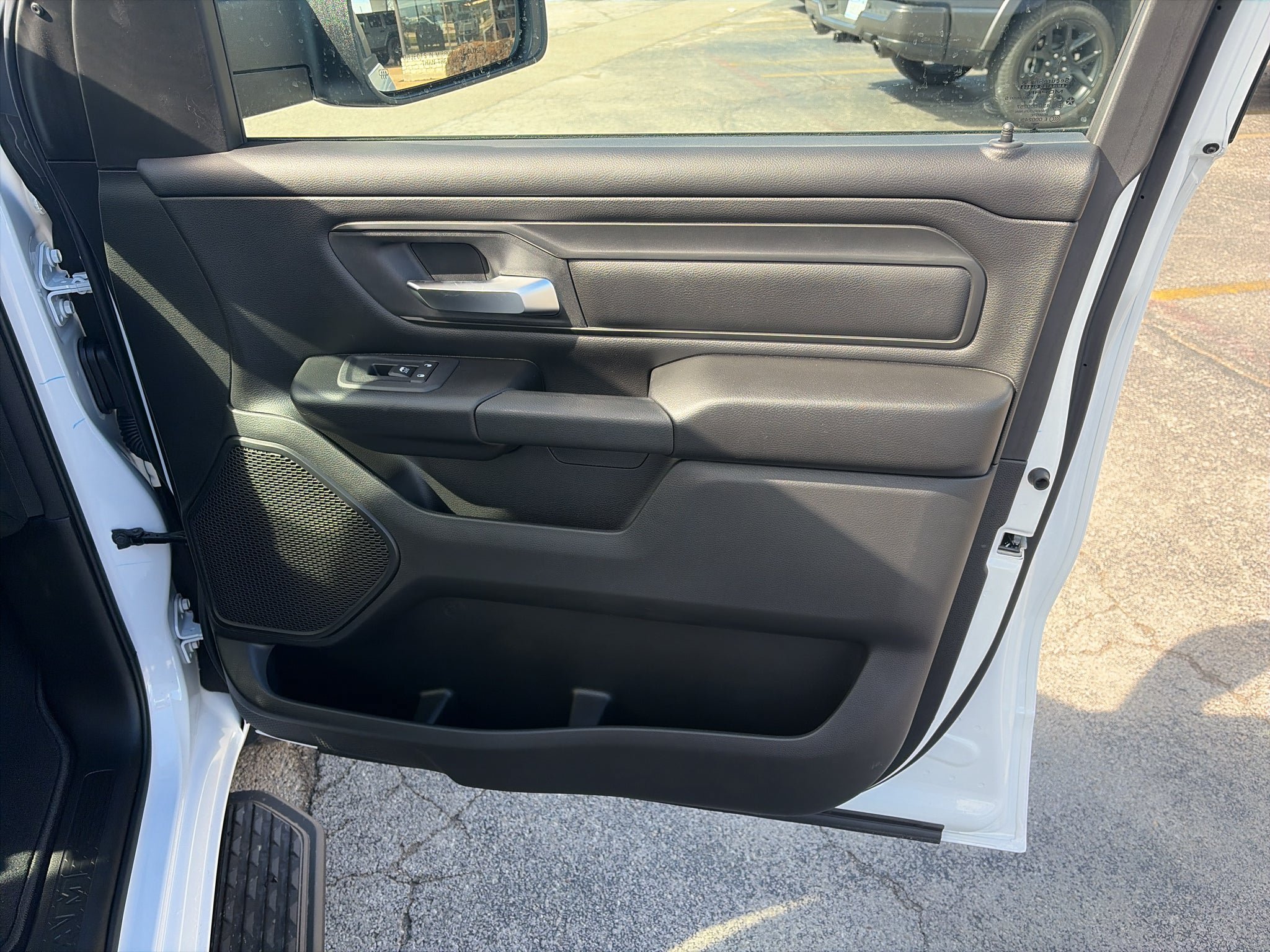 New 2027 RAM 1500 Express AWD/4WD image 13